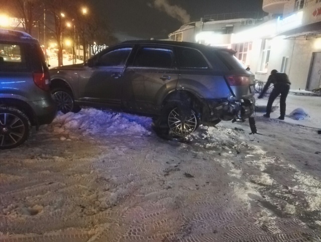 Странное происшествие в Санкт-Петербурге, виновником которого стал водитель Audi Q7. авто