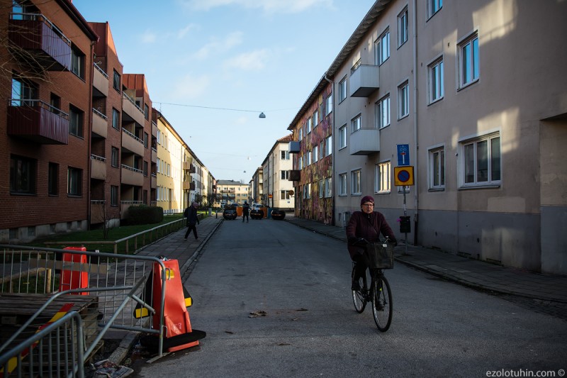 Как выглядит самый опасный город Швеции по мнению Первого канала. Посмотрел своими глазами. 