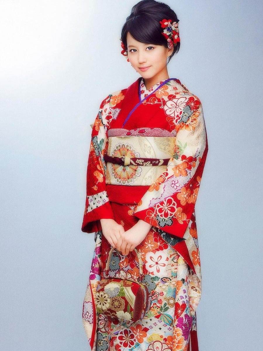 Красивые японки в традиционных нарядах красивые фото