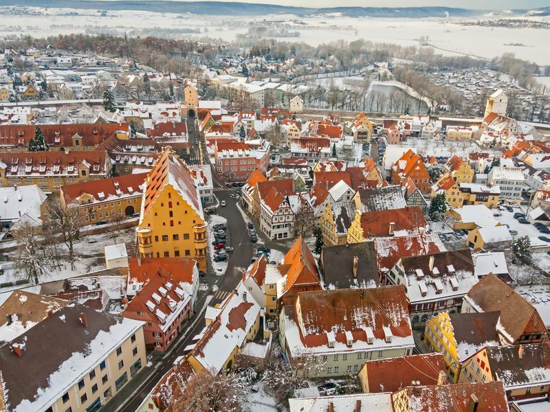 Нёрдлинген — средневековый городок в Германии, который построили из алмазов авиатур