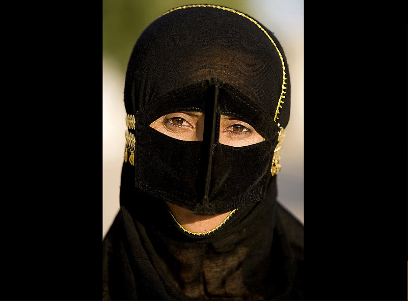 Традиционные маски у иранских женщин женщины