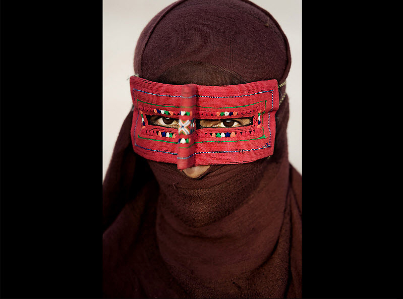 Традиционные маски у иранских женщин женщины