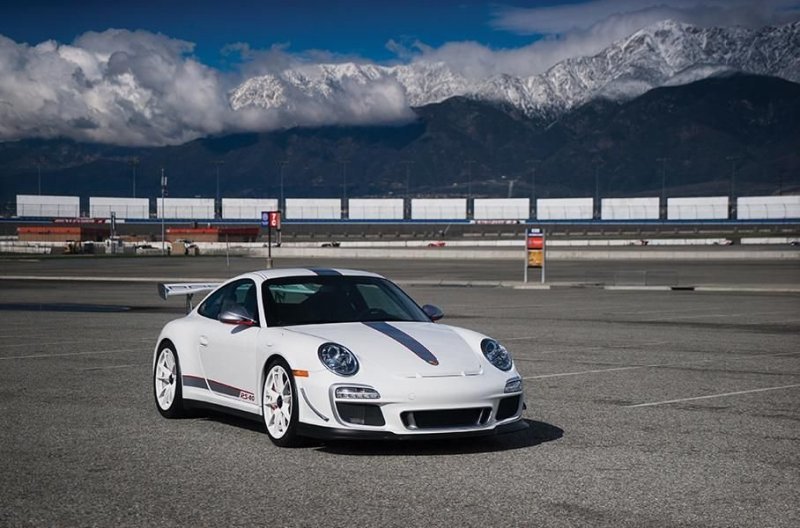 Почему не стоит доверять редкий Porsche подозрительным дальнобойщикам дтп