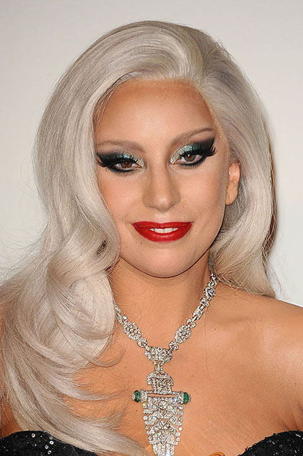 От матери монстров до ретродивы: модная эволюция Леди Гага на 