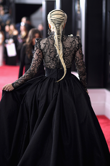 От матери монстров до ретродивы: модная эволюция Леди Гага на 